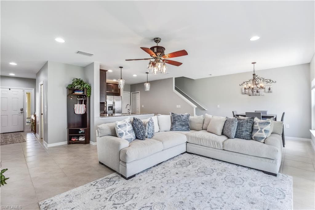 3858 Tilbor CIR FORT MYERS, FL 33916