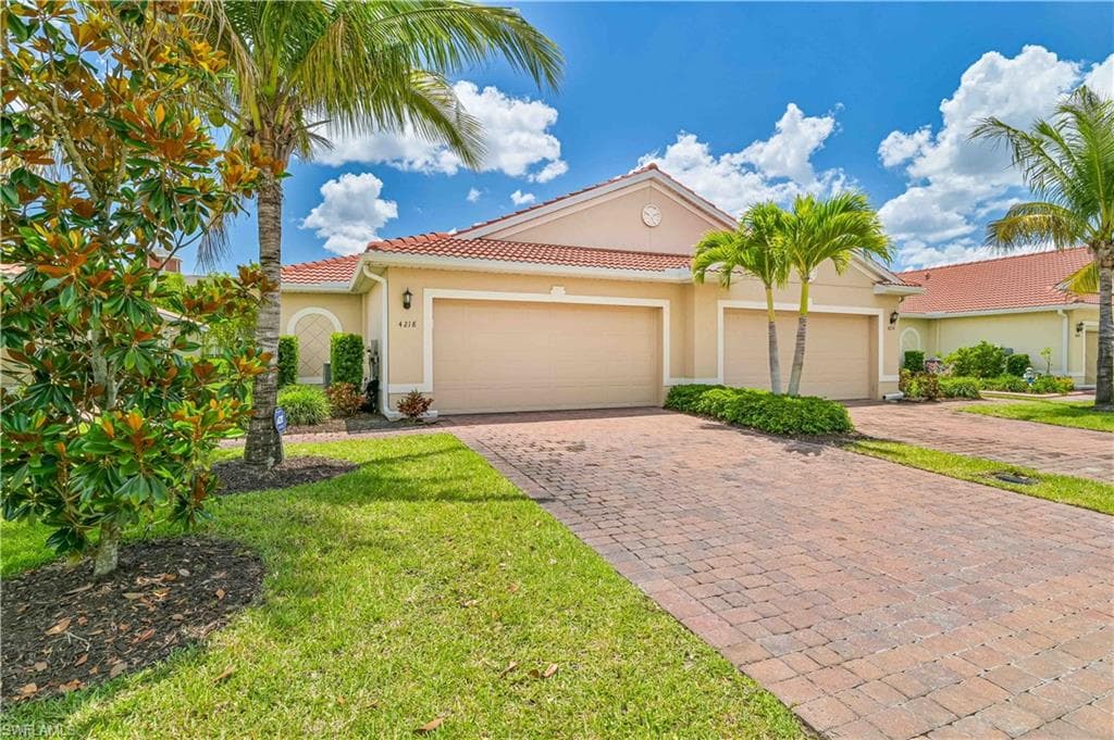4218 Dutchess Park RD FORT MYERS, FL 33916