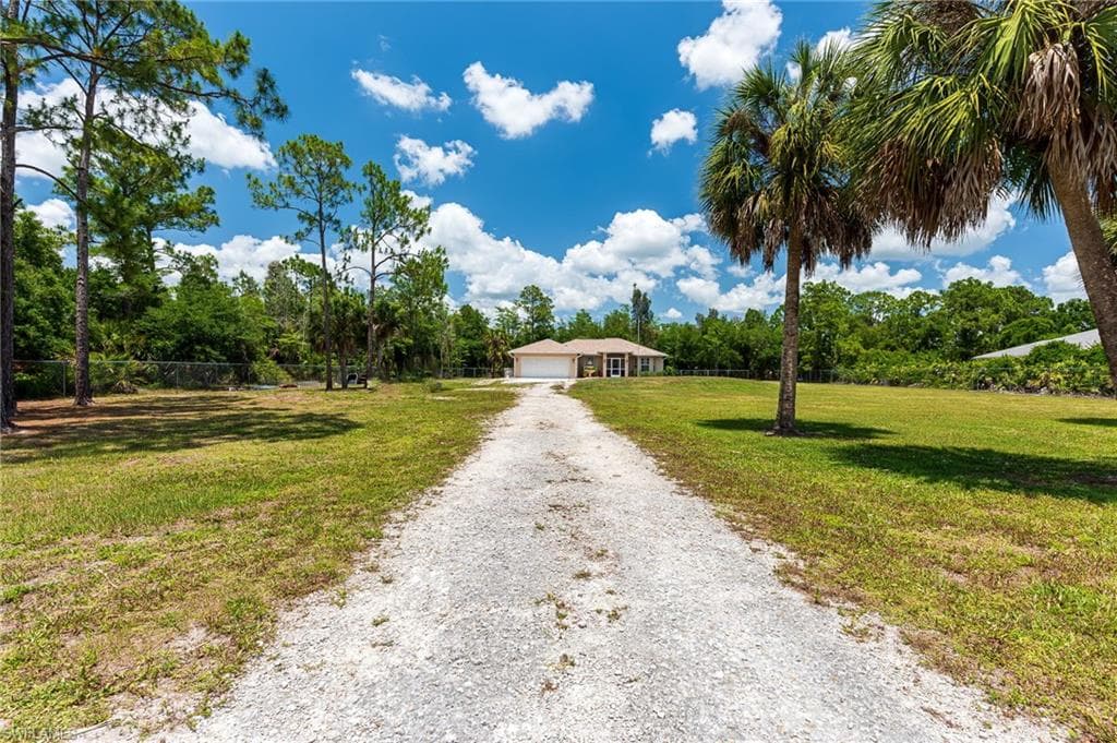 385 35th AVE NW NAPLES, FL 34120