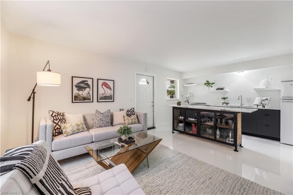 980 7th AVE S 105 NAPLES, FL 34102