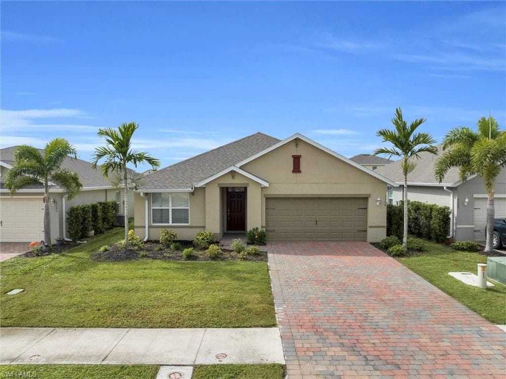 3304 Acapulco CIR CAPE CORAL, FL 33909