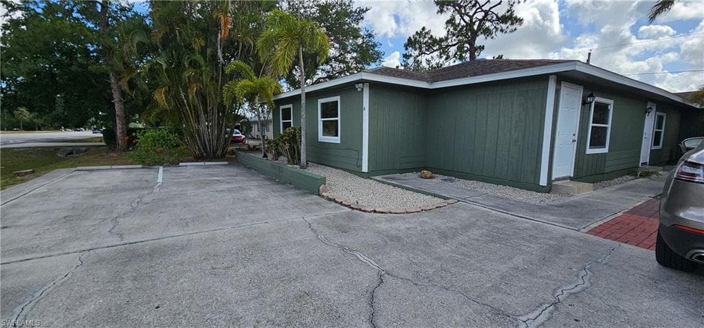 2542 Santa Barbara BLVD 4 NAPLES, FL 34116