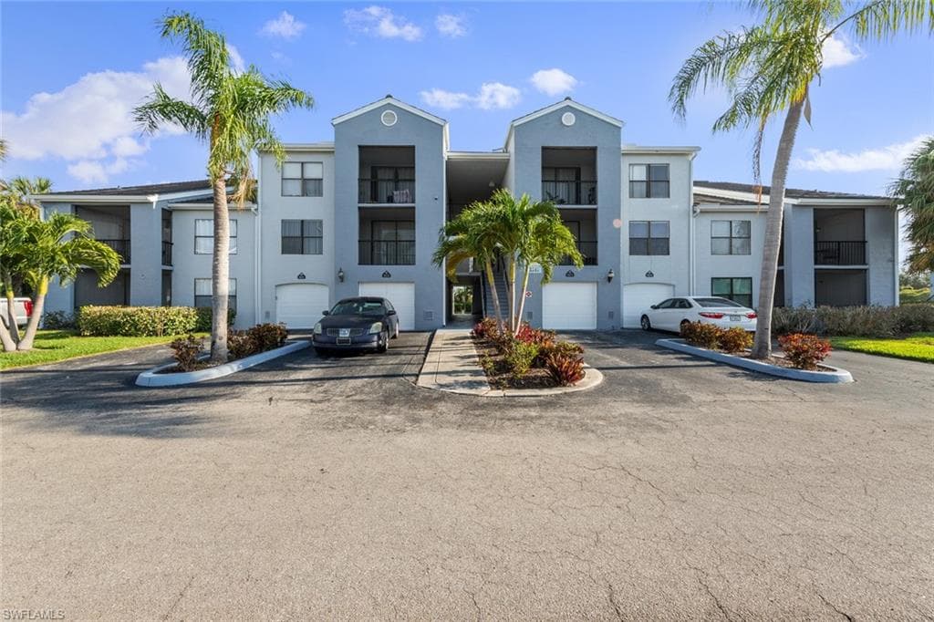 13545 Eagle Ridge DR 823 FORT MYERS, FL 33912