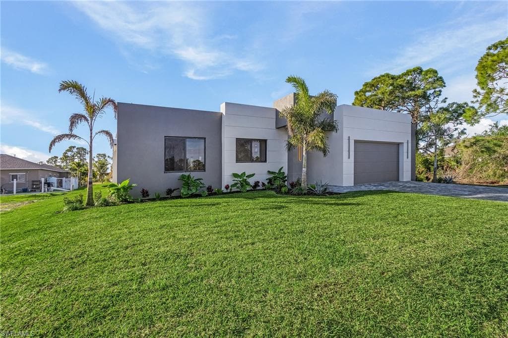 2804 NW 26th TER CAPE CORAL, FL 33993