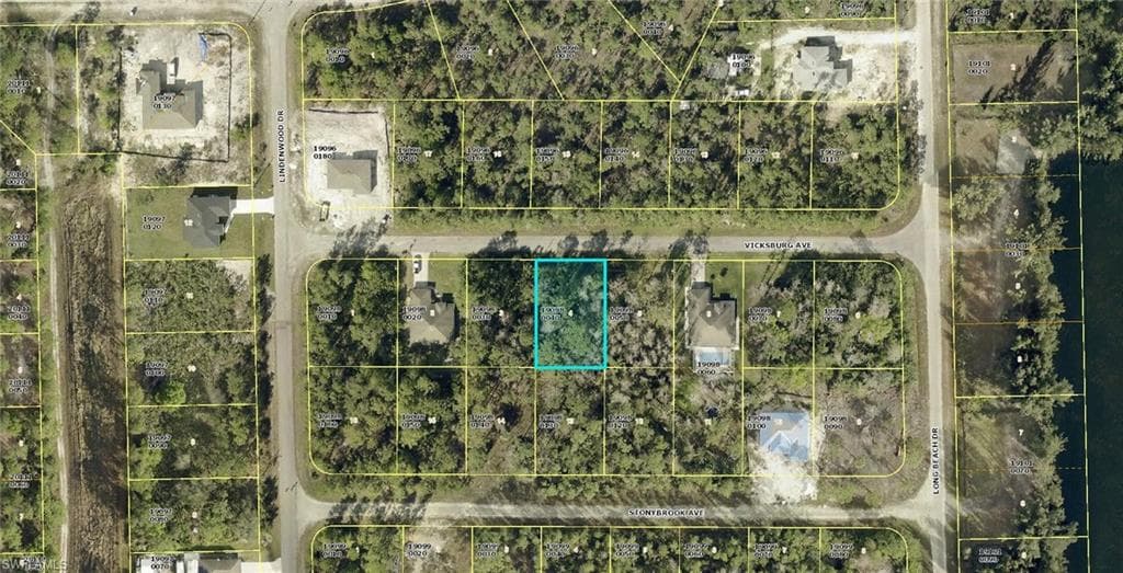 309 Vicksburg AVE LEHIGH ACRES, FL 33972