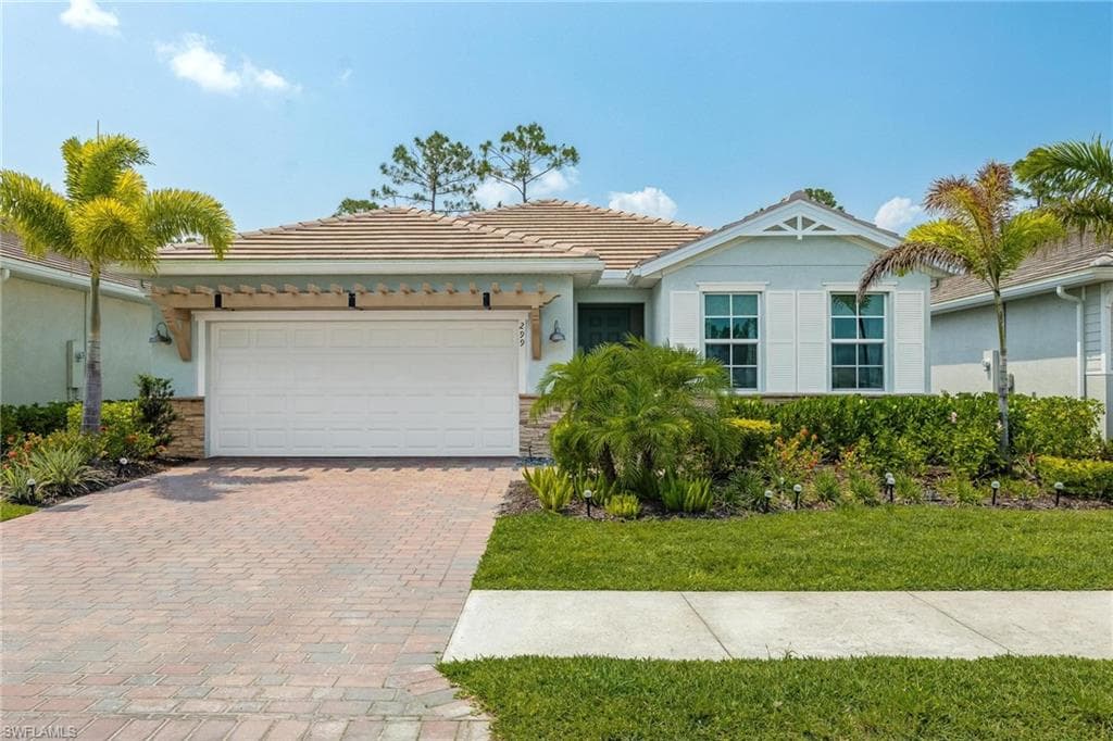 299 Tamarindo LN NAPLES, FL 34114