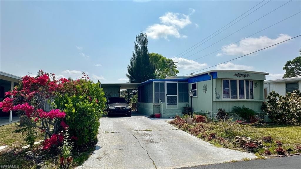 807 Homefolks ST NORTH FORT MYERS, FL 33917