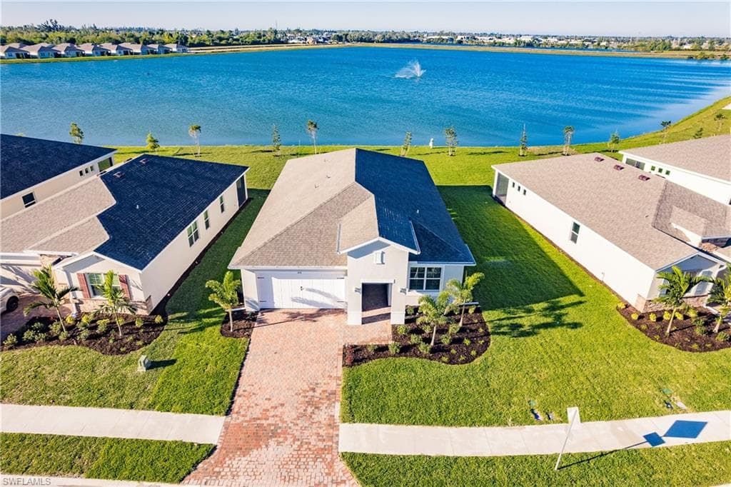 632 Parkshore Lake AVE CAPE CORAL, FL 33993