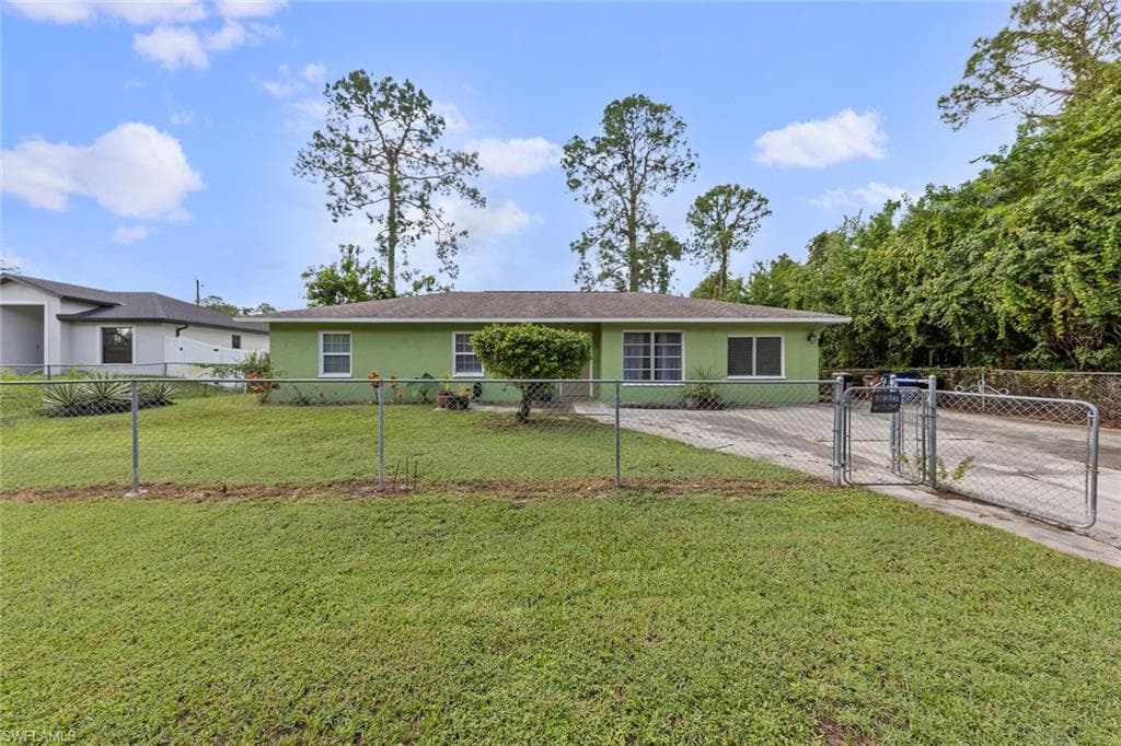 5013 3rd ST W LEHIGH ACRES, FL 33971