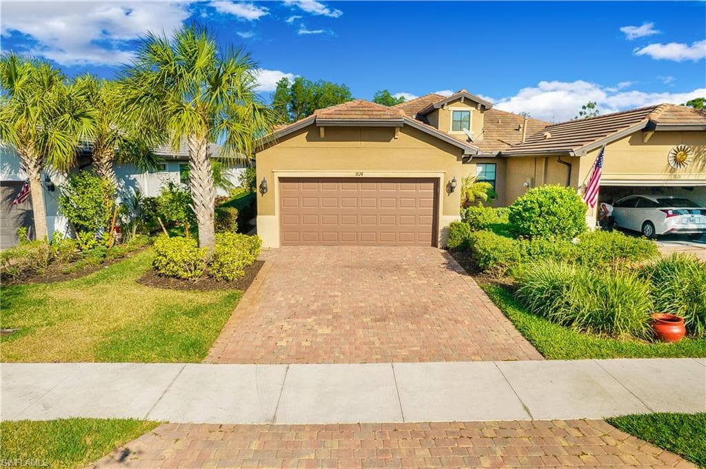 7674 Jacaranda LN NAPLES, FL 34114