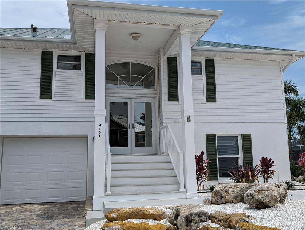 2404 Sapodilla LN ST. JAMES CITY, FL 33956
