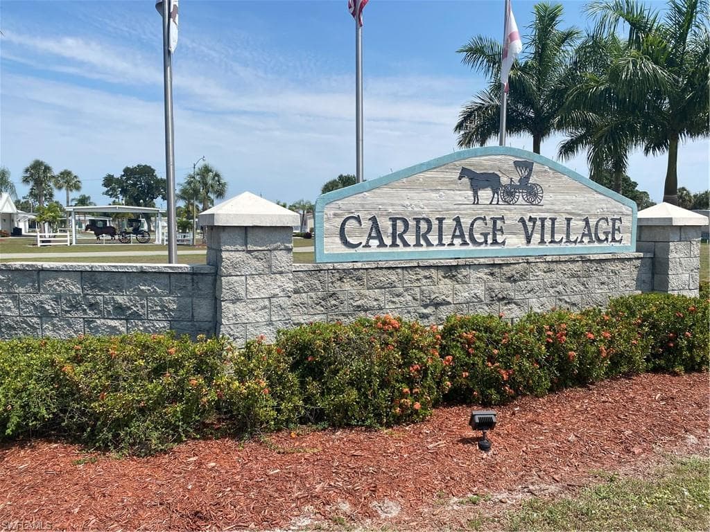 211 Carriage LN NORTH FORT MYERS, FL 33917