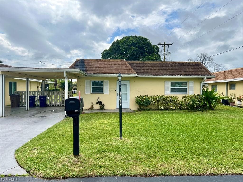 2206 Gardenia WAY LEHIGH ACRES, FL 33936