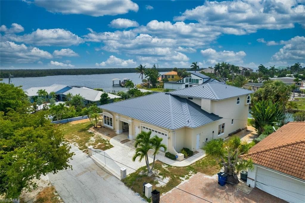 9 Glenview Manor DR FORT MYERS BEACH, FL 33931