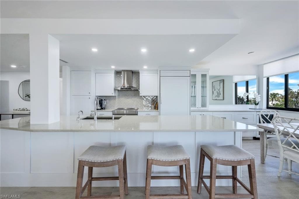 10482 Gulf Shore DR 231 NAPLES, FL 34108