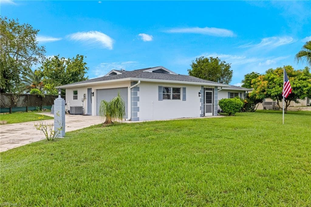 226 S Lake DR LEHIGH ACRES, FL 33936