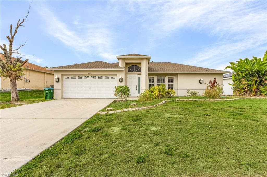 2062 NE 20th LN CAPE CORAL, FL 33909