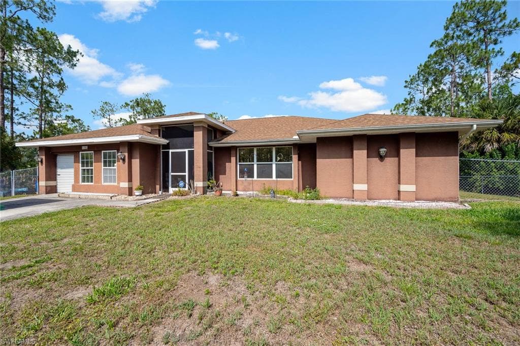 1405 Highland AVE LEHIGH ACRES, FL 33972