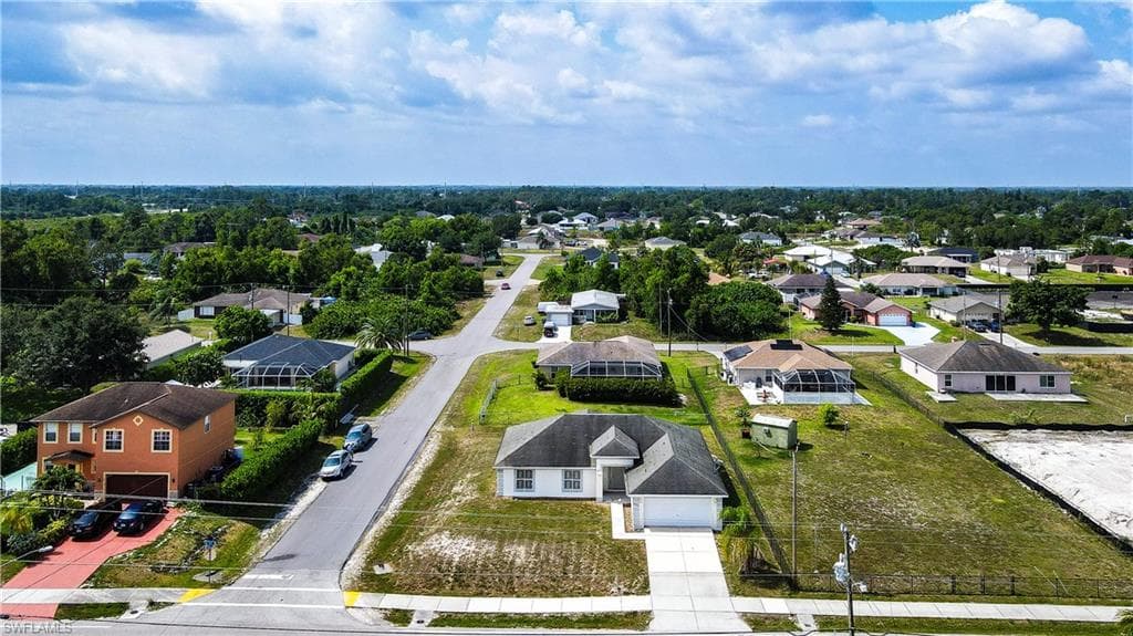 3717 12th ST W LEHIGH ACRES, FL 33971