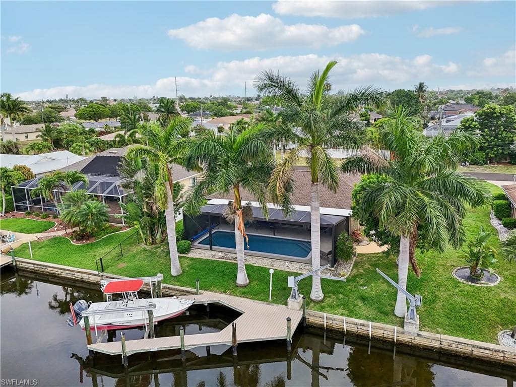 118 SE 38th TER CAPE CORAL, FL 33904
