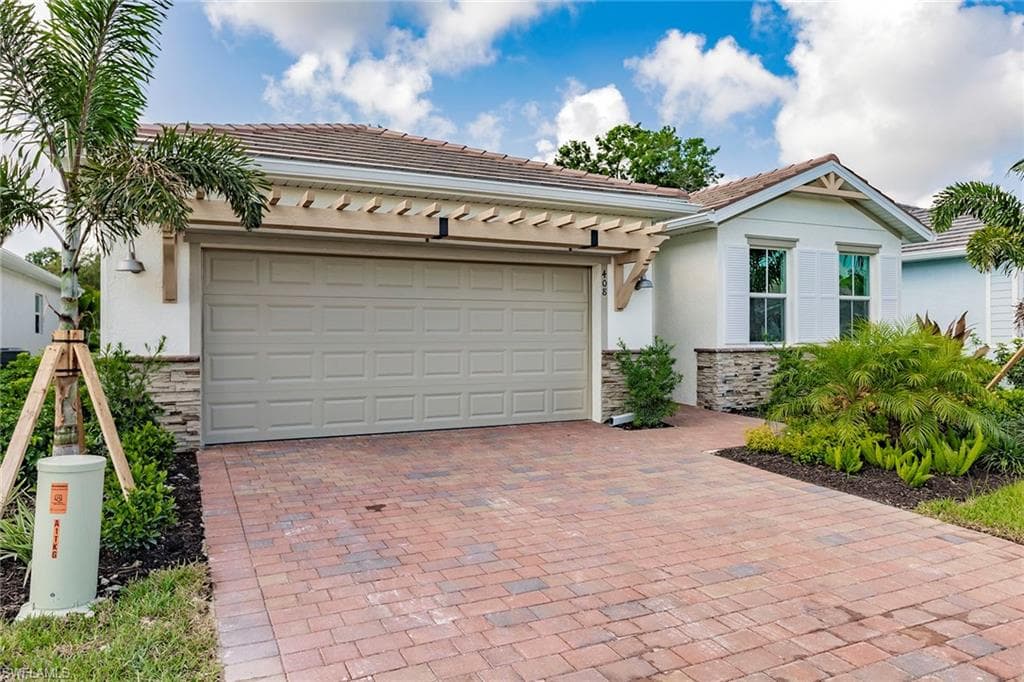 408 Grace Bay LN NAPLES, FL 34135