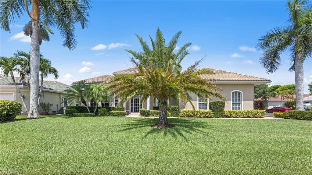 24901 FAIRWINDS LN BONITA SPRINGS, FL 34135