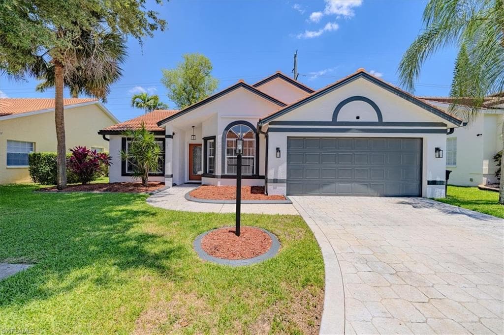 12801 Eagle Pointe CIR FORT MYERS, FL 33913