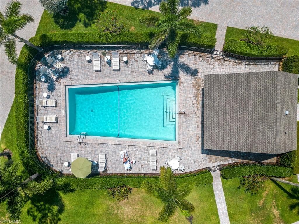 4786 West BLVD B-201 NAPLES, FL 34103