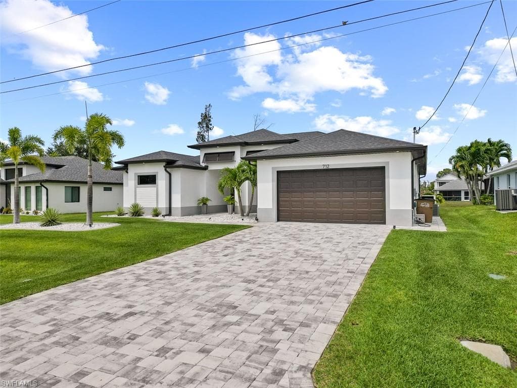 712 SW 11th PL CAPE CORAL, FL 33991