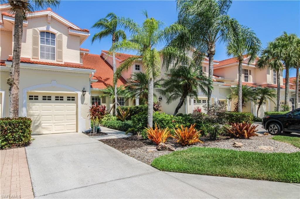 4660 Winged Foot CT 102 NAPLES, FL 34112