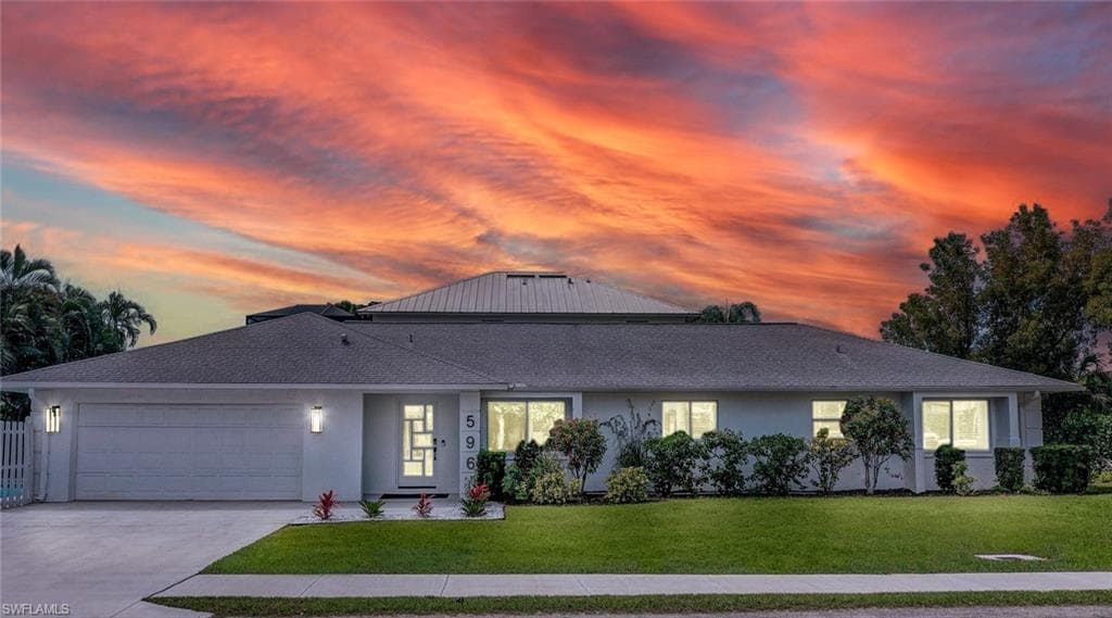 596 105th AVE N NAPLES, FL 34108