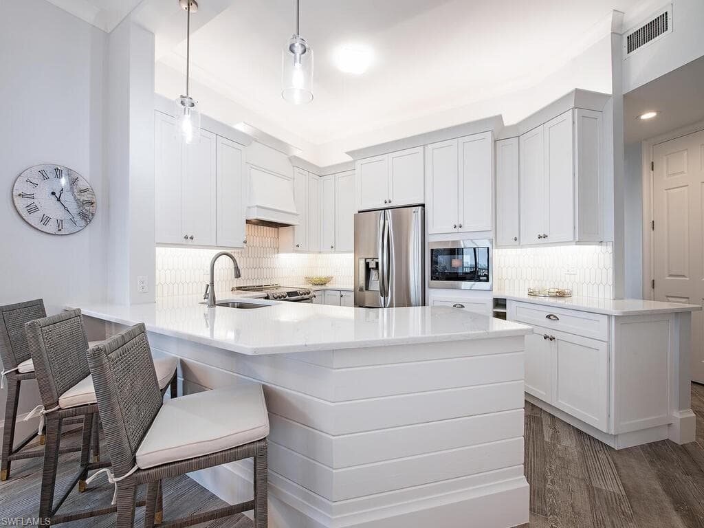 400 Flagship DR 1208 NAPLES, FL 34108