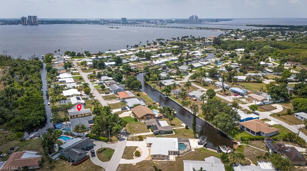 1374 Harbor View DR NORTH FORT MYERS, FL 33917