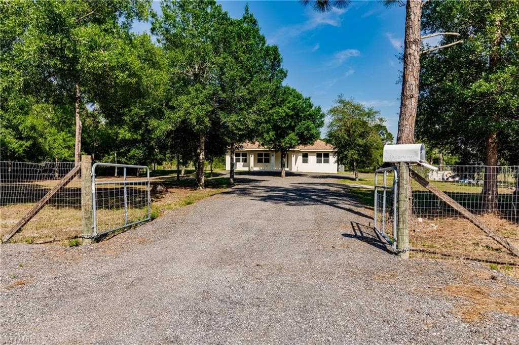 325 N Palomino ST CLEWISTON, FL 33440