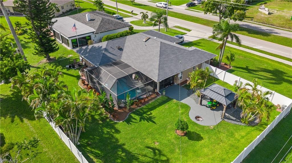2316 Viscaya PKWY CAPE CORAL, FL 33990