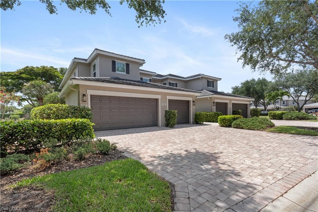 7092 Timberland CIR 201 NAPLES, FL 34109