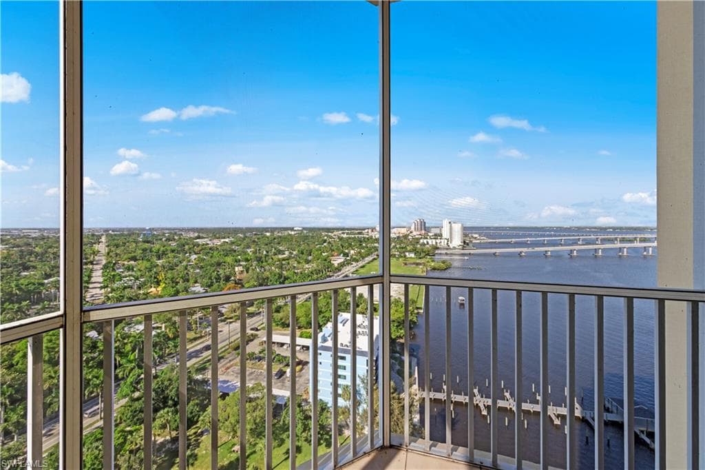 2743 1st ST 1705 FORT MYERS, FL 33916