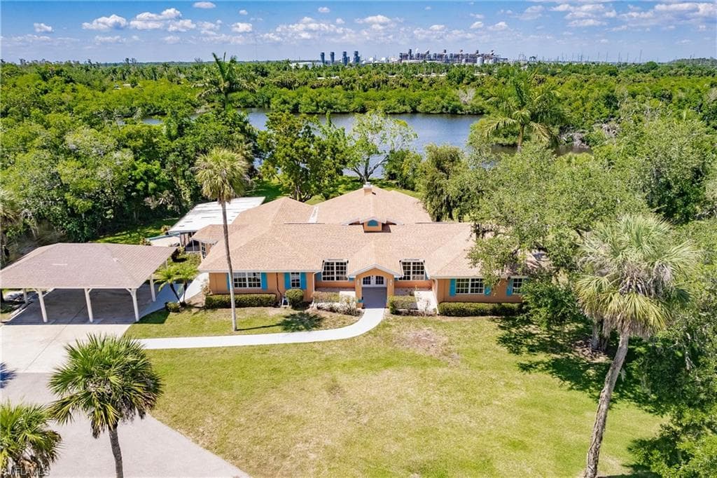 3900 Woodbrier DR FORT MYERS, FL 33905