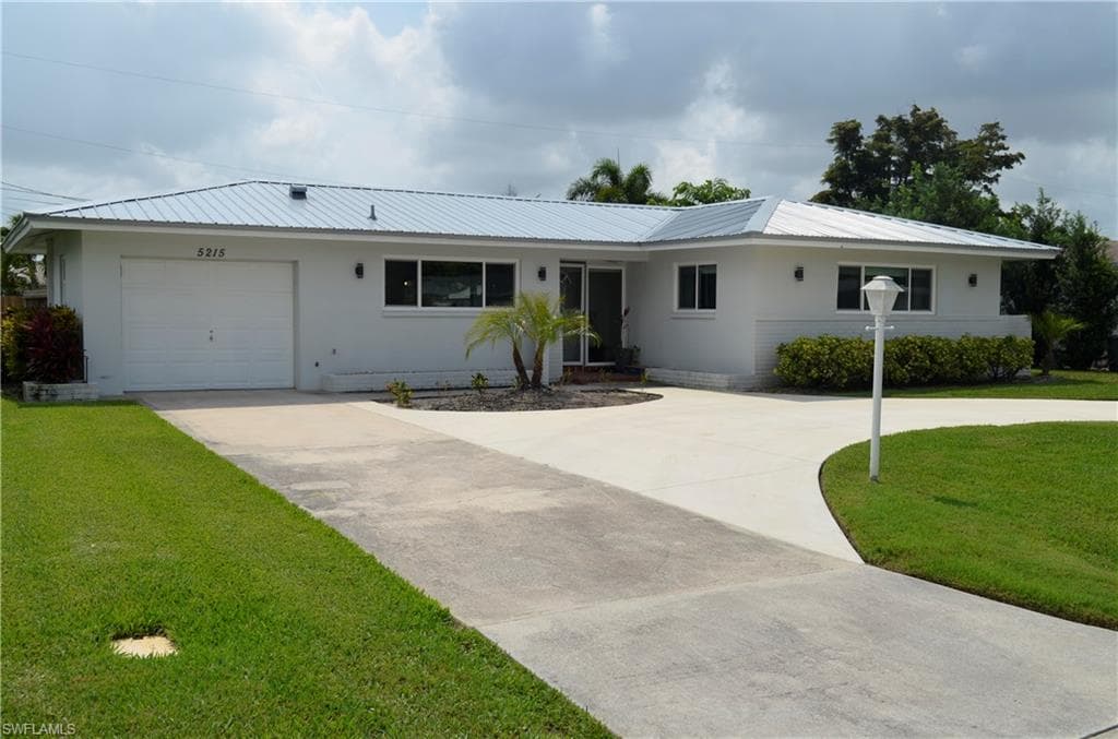 5215 Rutland CT CAPE CORAL, FL 33904