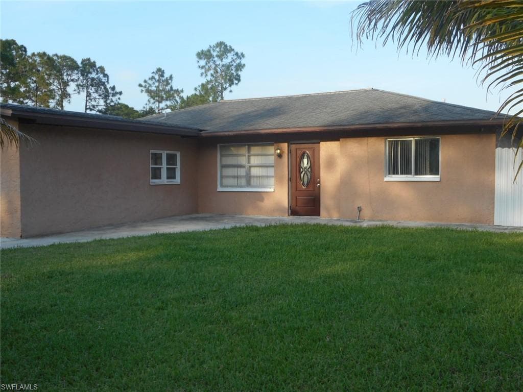 1418 State AVE LEHIGH ACRES, FL 33972