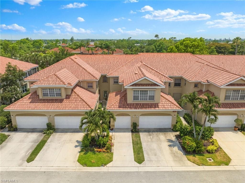 5111 W Hyde Park CT 102 FORT MYERS, FL 33912