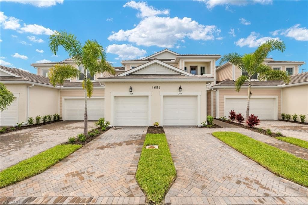 4654 Arboretum CIR 202 NAPLES, FL 34120