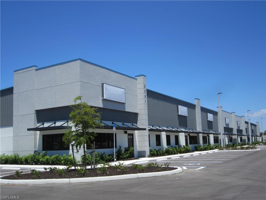 2351 Crystal DR 104 FORT MYERS, FL 33907