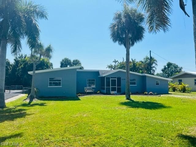 1246 Sabal Gardens DR NORTH FORT MYERS, FL 33903