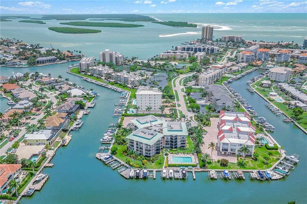 845 Collier CT 304 MARCO ISLAND, FL 34145