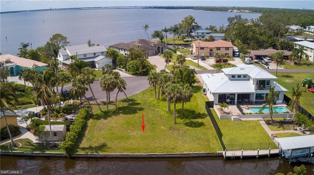 1806 Marina CIR NORTH FORT MYERS, FL 33903