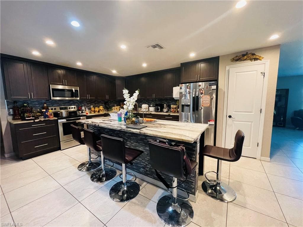 3813 36th ST SW LEHIGH ACRES, FL 33976