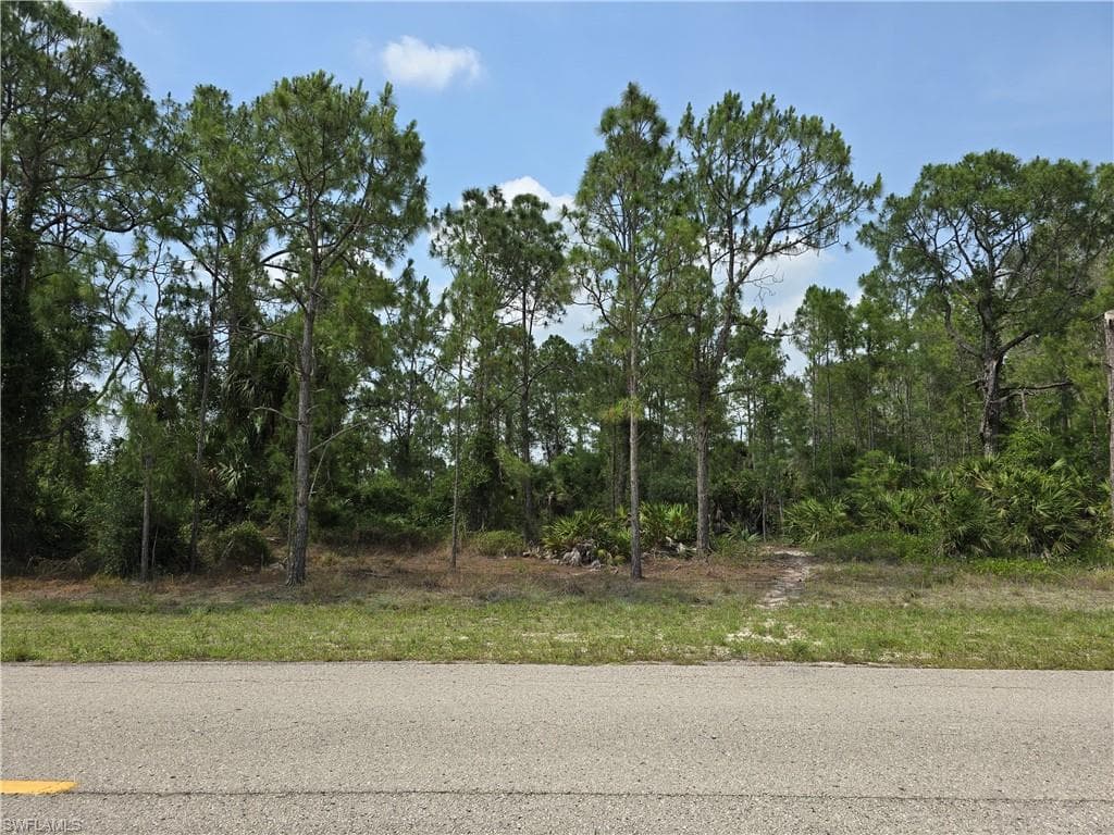 655 Nimitz BLVD LEHIGH ACRES, FL 33974
