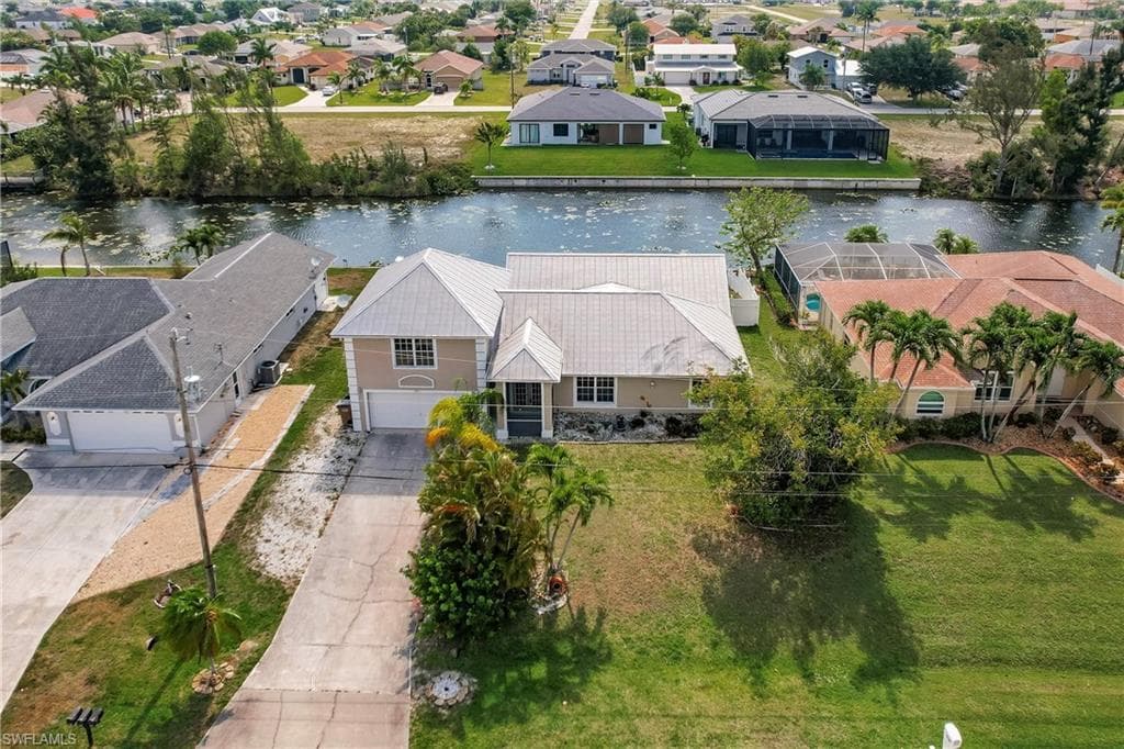 3737 SW 11th CT CAPE CORAL, FL 33914