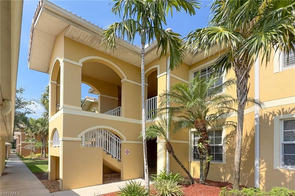 1083 Winding Pines CIR 202 CAPE CORAL, FL 33909